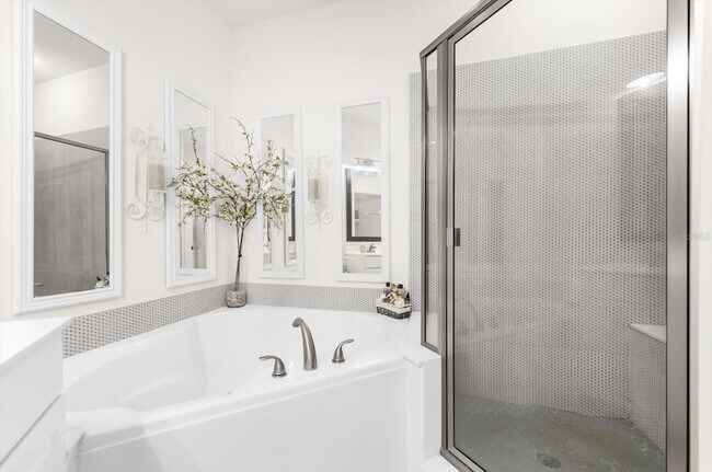 Building Photo - 4500 Streamside Ct