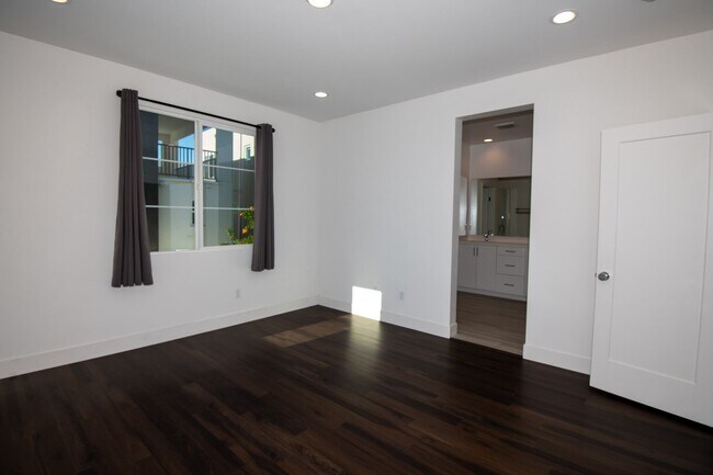 Building Photo - Irvine's Great Park 3 Bedroom + Loft for L...