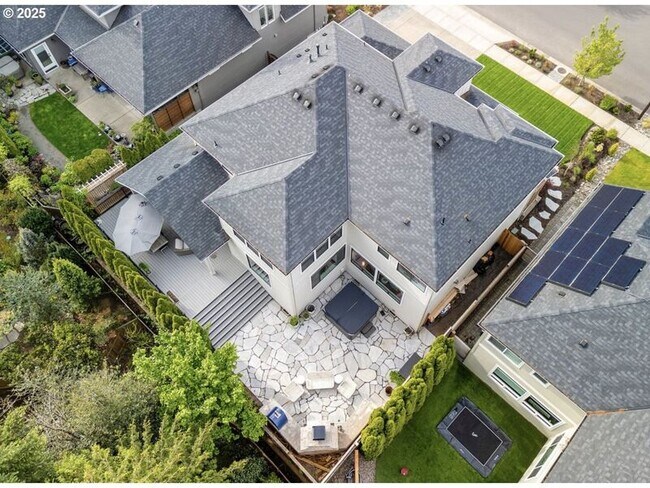 Building Photo - 9010 SW Inez St