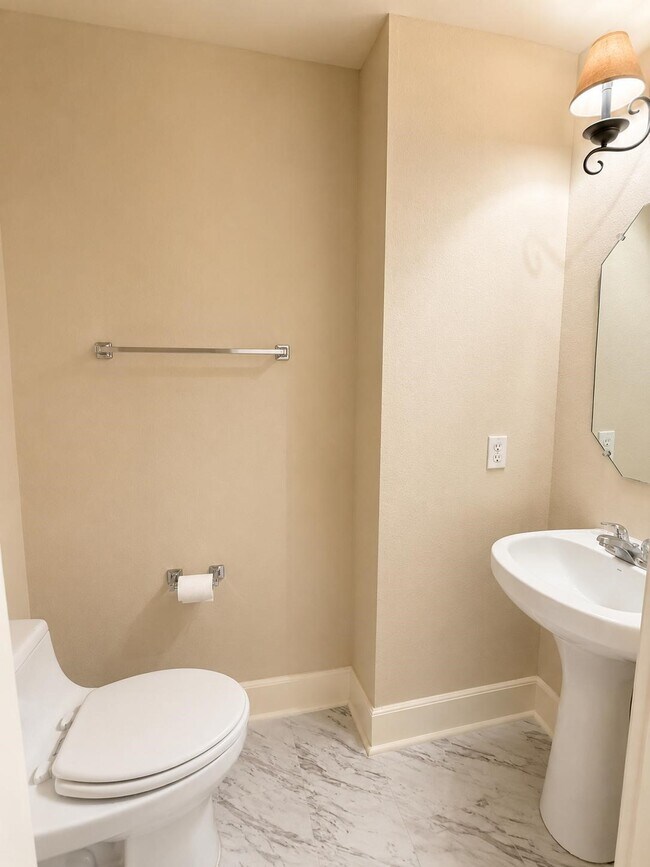 Building Photo - 6146 Settlers Lake Cir W