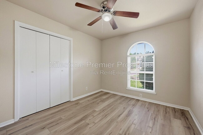 Building Photo - 302 Iowa St