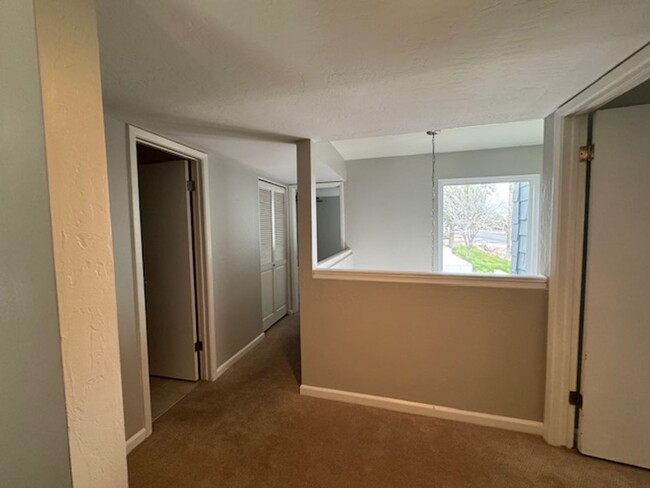 Building Photo - Central Avenue 3 Bedroom 2.5 Bathroom FOR ...