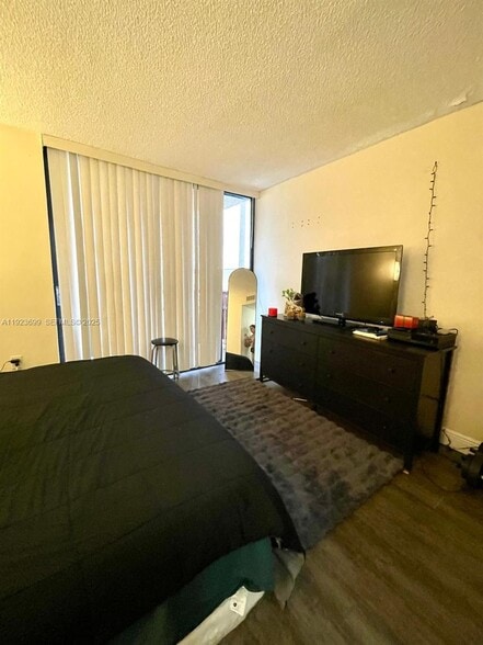 Building Photo - 20102 SW 123rd Dr