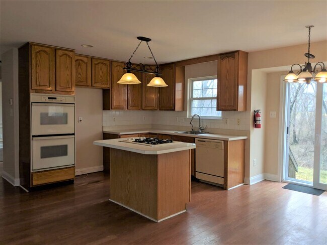 Building Photo - Elegant 5-Bedroom Colonial with Canal View...