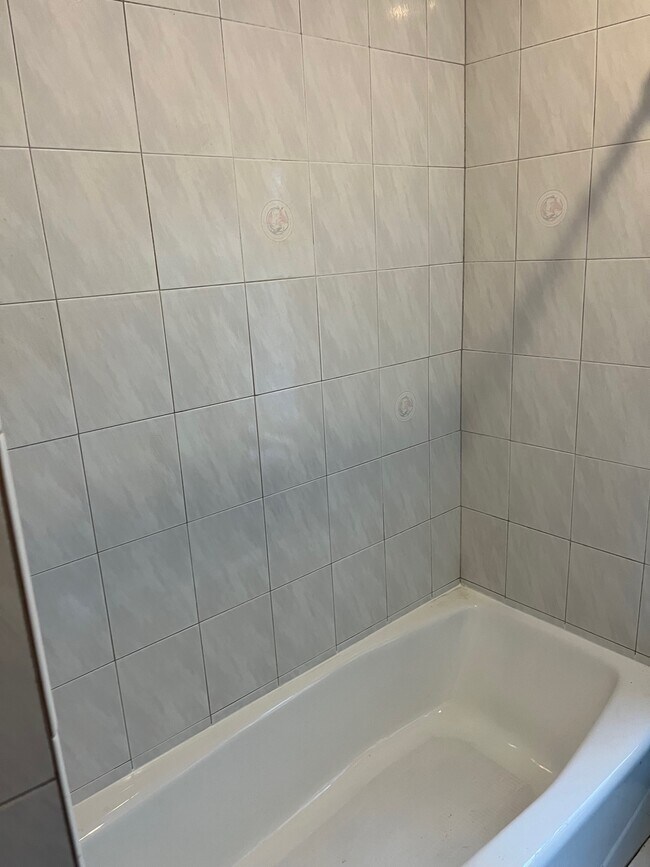 Full Tub - 4 Melville St