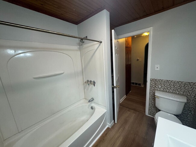 Building Photo - Montrose Rental That Fits Your Lifestyle