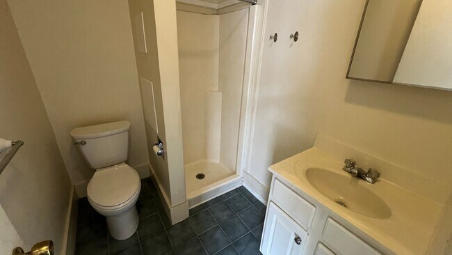 Interior Photo - 21-25 Pierce St.