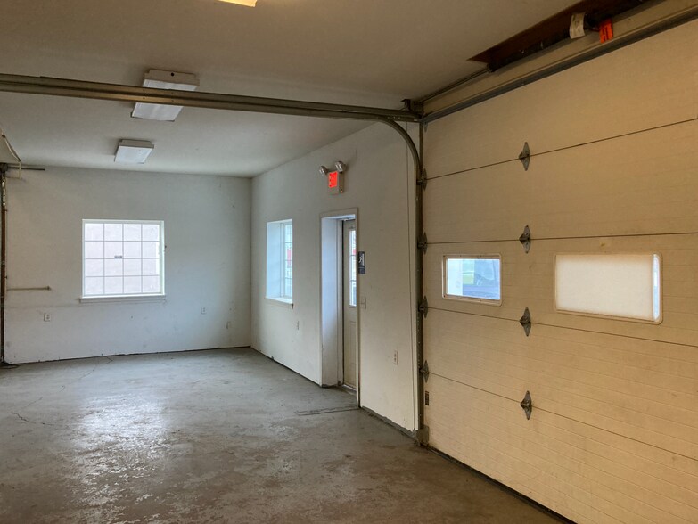 Building Photo - 338 Buchanan Trl