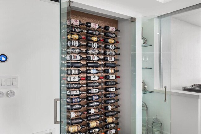 Building Photo - 545 S Fort Lauderdale Beach Blvd