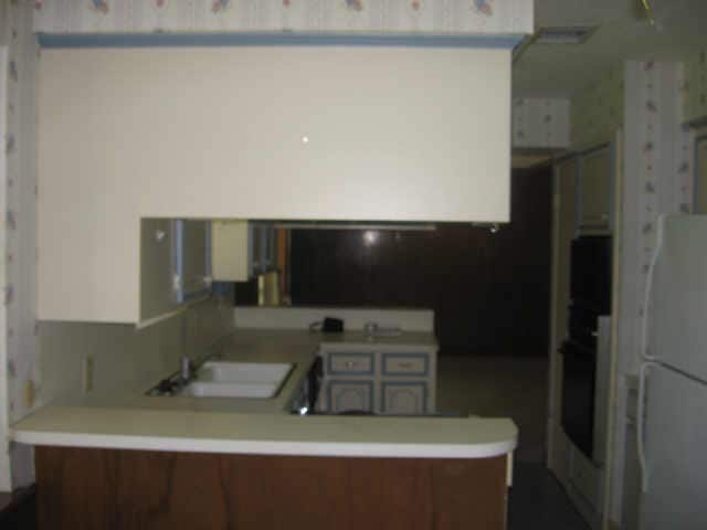 Building Photo - 330 N Forest Blvd