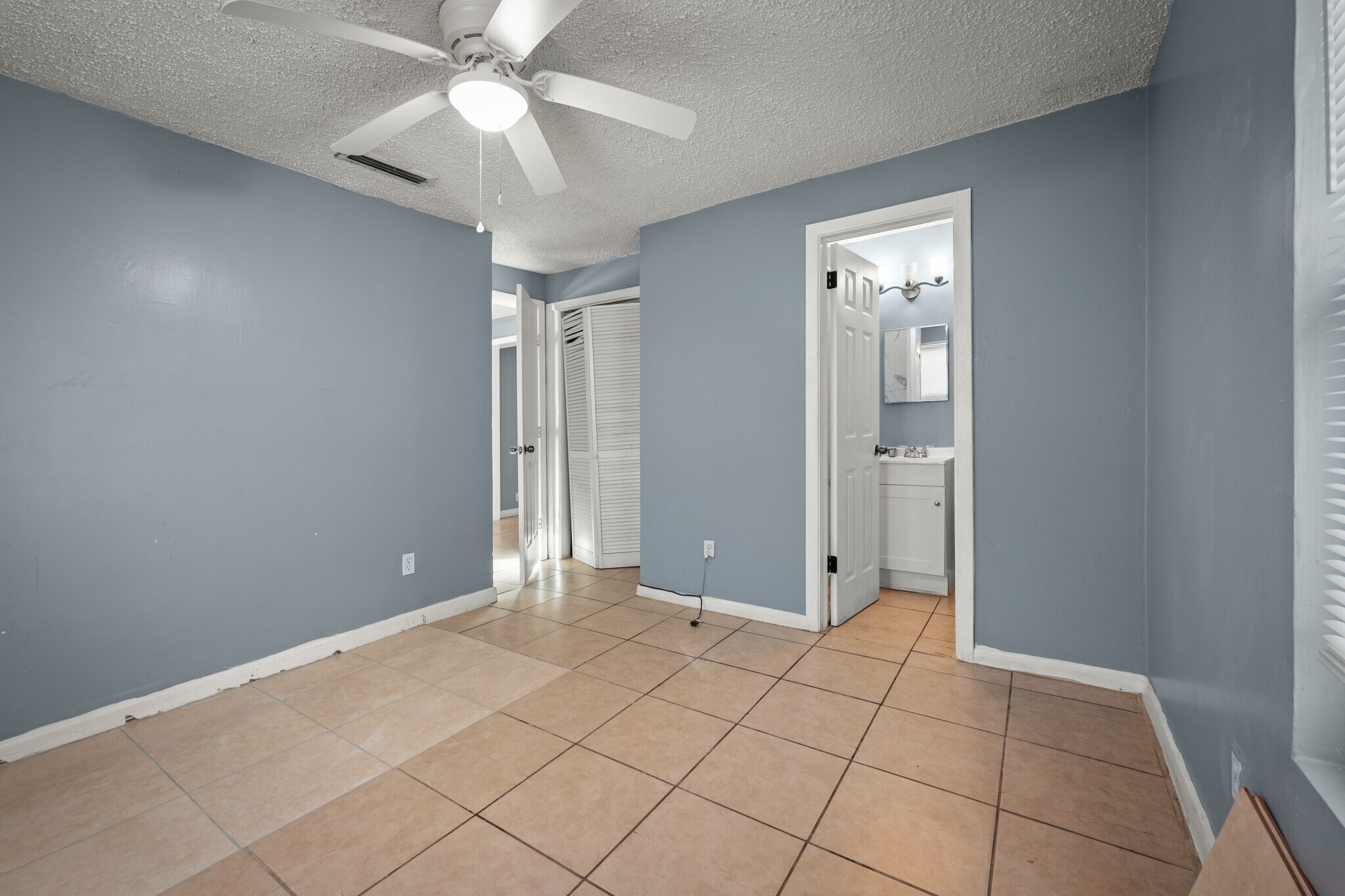 Building Photo - 304 Bernard Rd