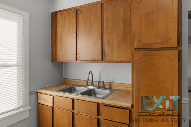 Building Photo - Freshly Renovated 2 Bedroom Rental in Warren County