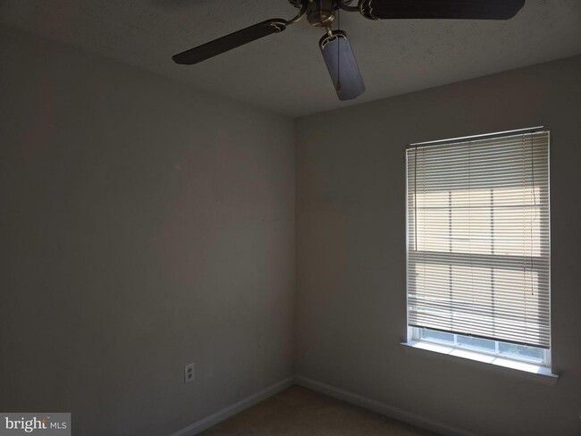 Building Photo - 206 Park Brook Ct