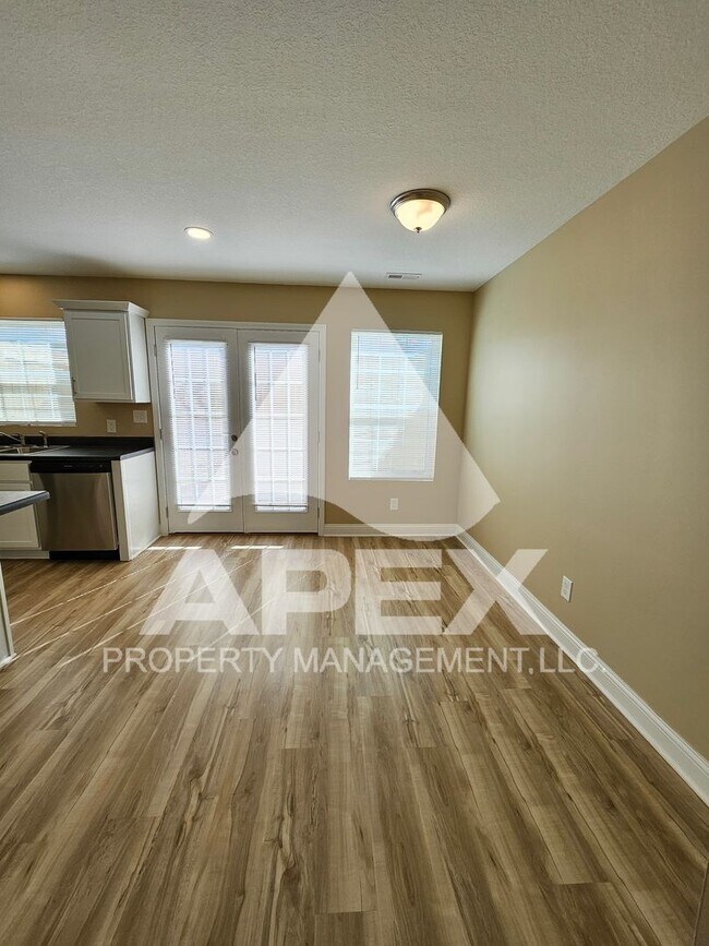 Building Photo - AVALON TOWNHOMES – LIKE NEW - 2 Bd/2.5 Ba Townhome off Topside Road with convenient access to Mar...
