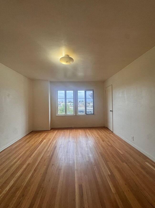 Building Photo - 31 Excelsior Ct