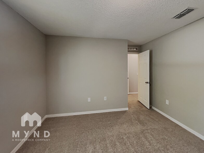 Building Photo - 12552 Gulliver Rd
