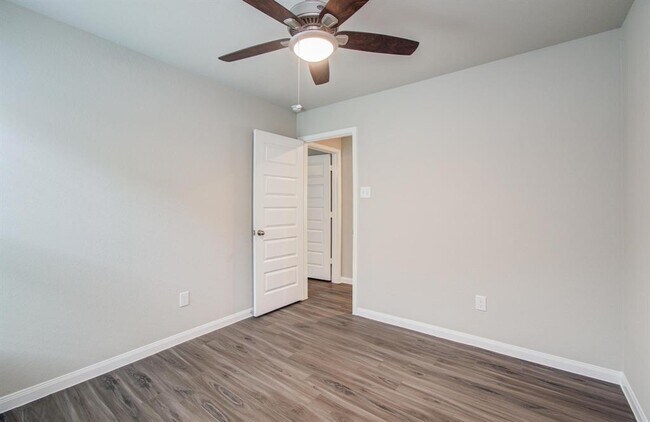 Building Photo - 5111 Shelby Katherine Dr
