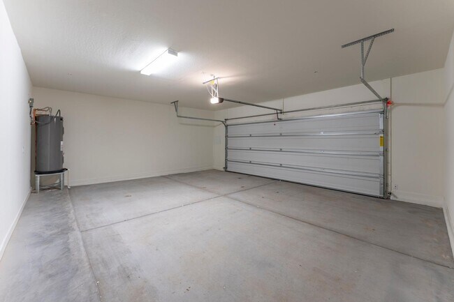 Building Photo - 432 S 32nd St