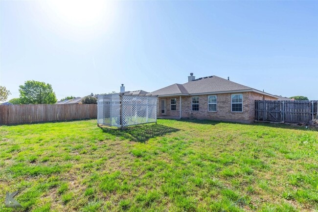 Building Photo - 358 Sugarberry Ave
