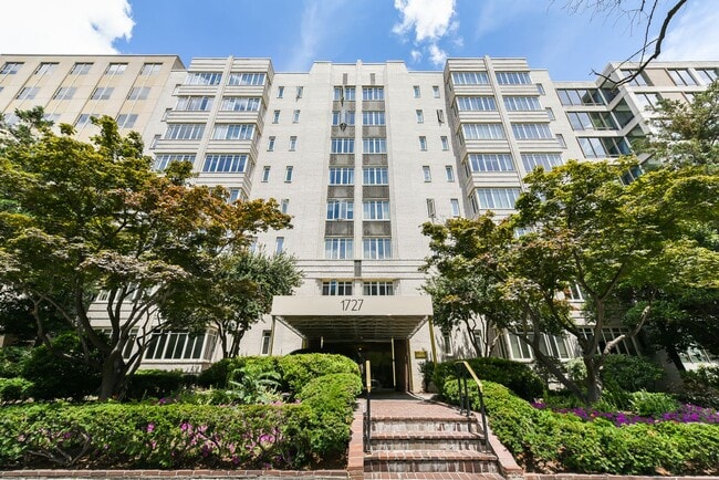 Primary Photo - Dupont Circle Studio Apartment W/Roof Top,...