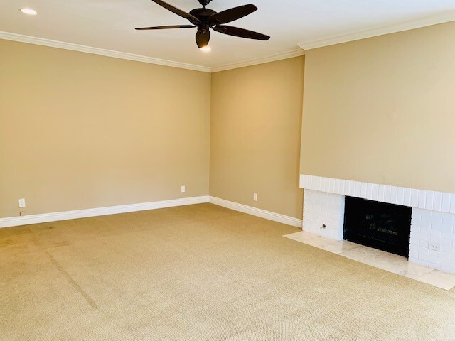 Building Photo - INCREDIBLE 3BD/3BA TOWNHOME IN THE DEL CHA...