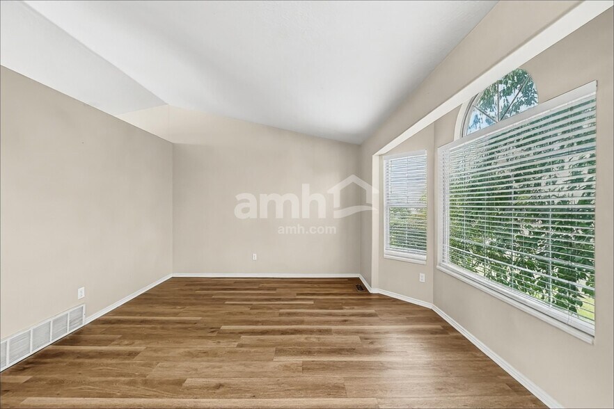Building Photo - 4154 Westlake Dr