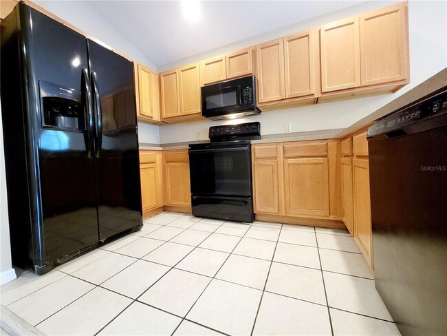 Building Photo - 2008 N Albany Ave