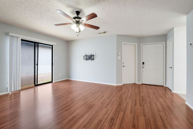 Building Photo - 8147 Easy Meadow Dr