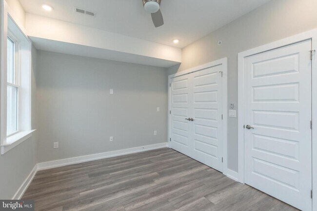 Building Photo - 139 W Huntingdon St