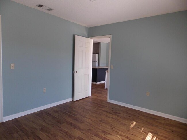 Building Photo - 140 Lanier Dr