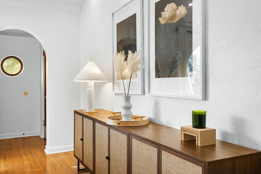 Building Photo - 3758 Gaviota Ave