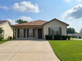 Building Photo - 2208 Summerwind Dr