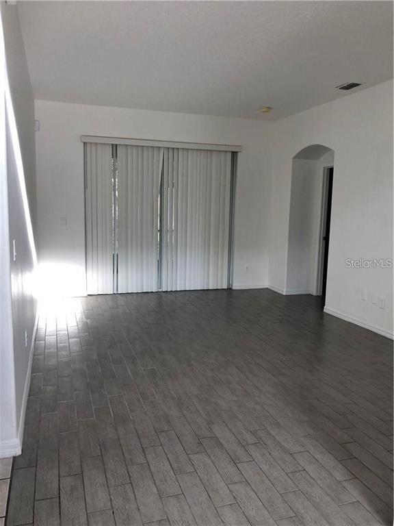 Building Photo - 1749 Golfview Dr