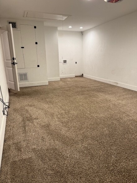 Bonus room - 2103 Eastwind St