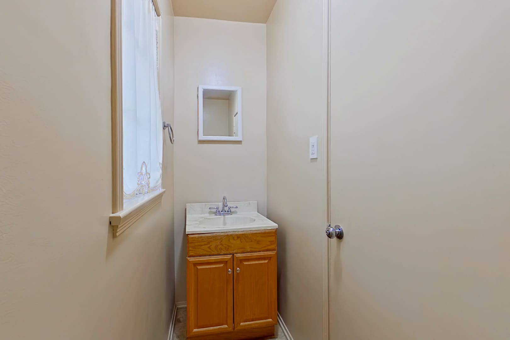 Building Photo - 1462 Glengarry Rd