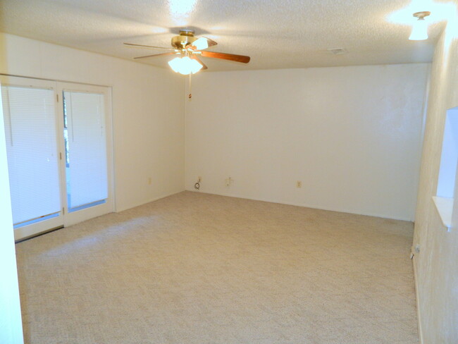 Building Photo - AVAILABLE NOW!!! Ideal Family Home! 4-Bed,...