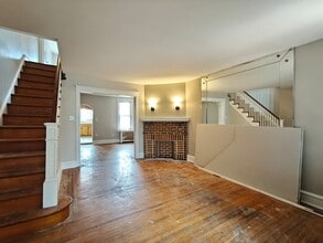 Building Photo - 409 N Daggett St