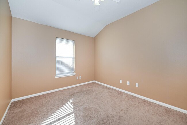 Building Photo - 10002 Forest Spring Ln