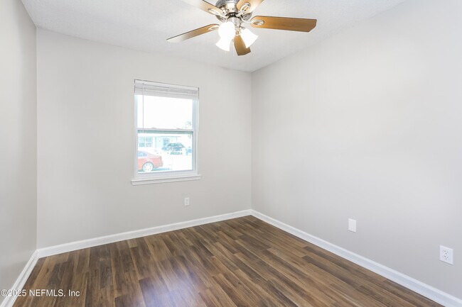Building Photo - 2065 Chelwood Ct