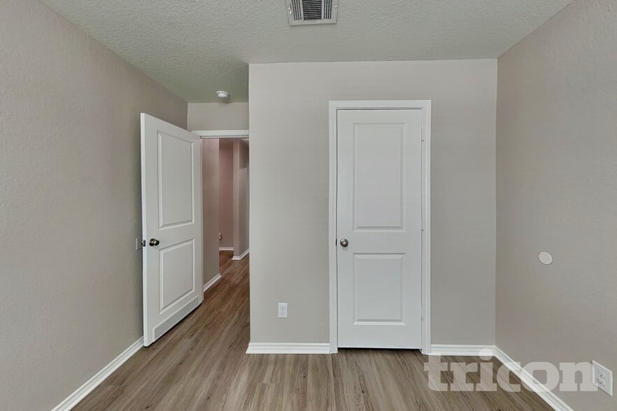 Building Photo - 9736 Marbach Brk