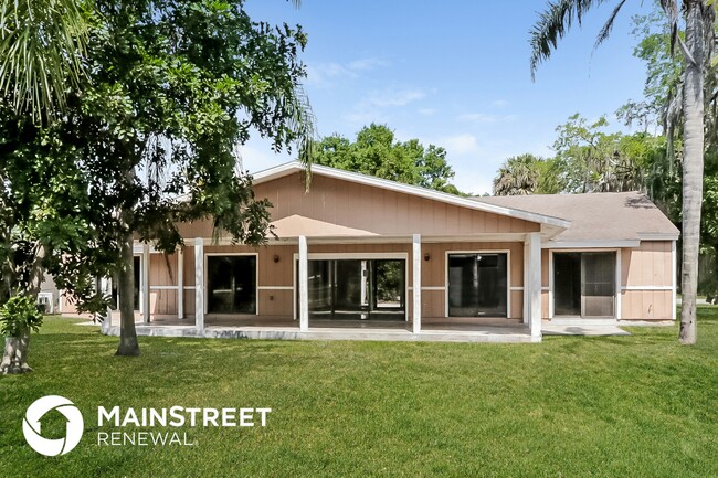Building Photo - 6621 Fort Pierce Blvd