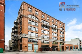 Building Photo - 239 E Chicago St