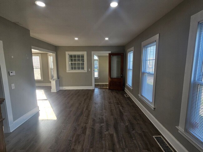 Building Photo - 1810 Dixwell Ave