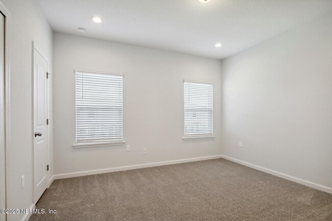 Building Photo - 95 Pinebury Ln