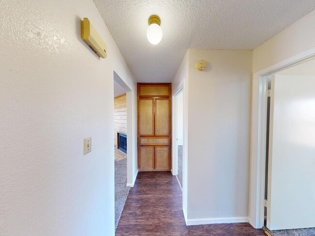 Building Photo - 408 SE 6th St