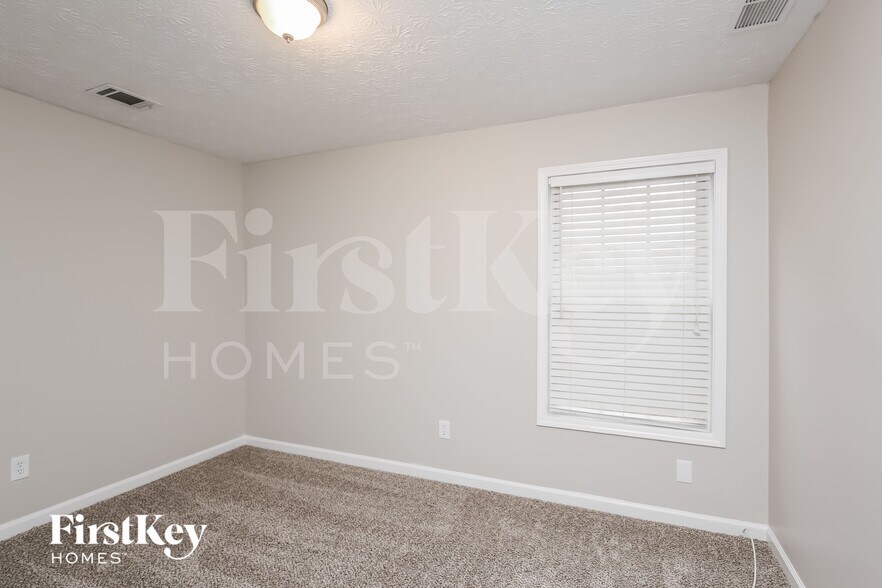 Building Photo - 727 Melrose Trce NE