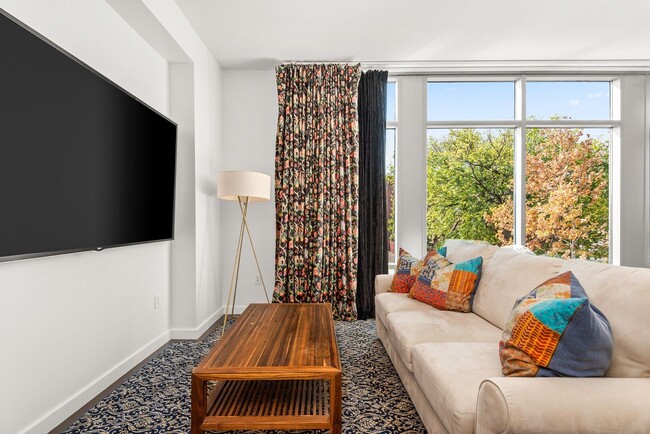 Building Photo - Fully Furnished Studio Condo at The Adelicia