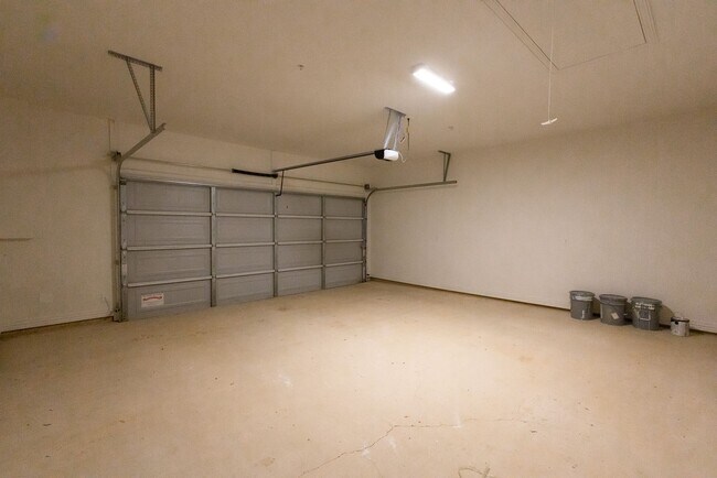 Building Photo - Brand New Townhome for Lease Available July!
