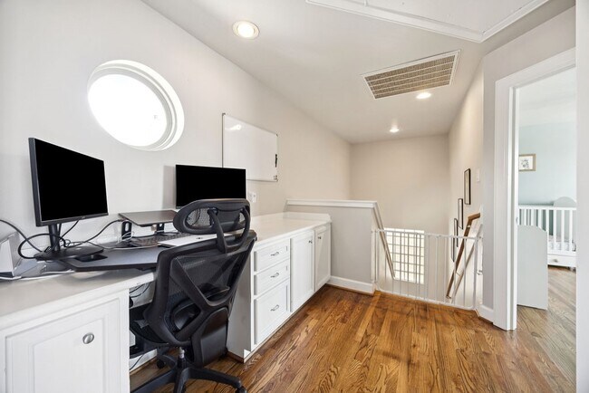 Building Photo - 546 Westcross St