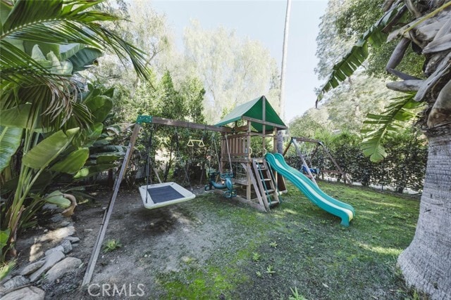 Building Photo - 2255 E Chevy Chase Dr